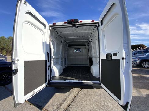 Used 2025 RAM ProMaster 2500 image 32