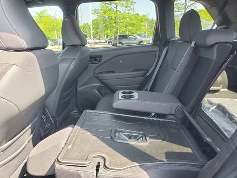 Certified 2025 Subaru Forester Premium AWD/4WD image 28