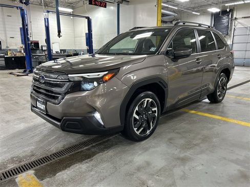 Certified 2025 Subaru Forester Premium image 4