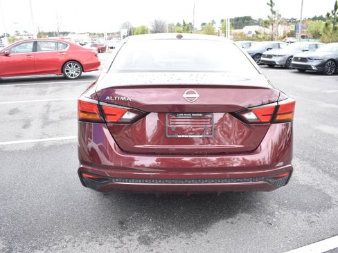 Used 2025 Nissan Altima 2.5 SV image 8