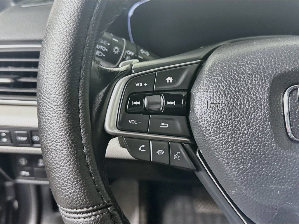 Used 2018 Honda Accord Touring image 13