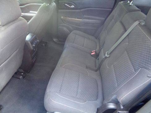 Used 2018 GMC Acadia SLE FWD image 6