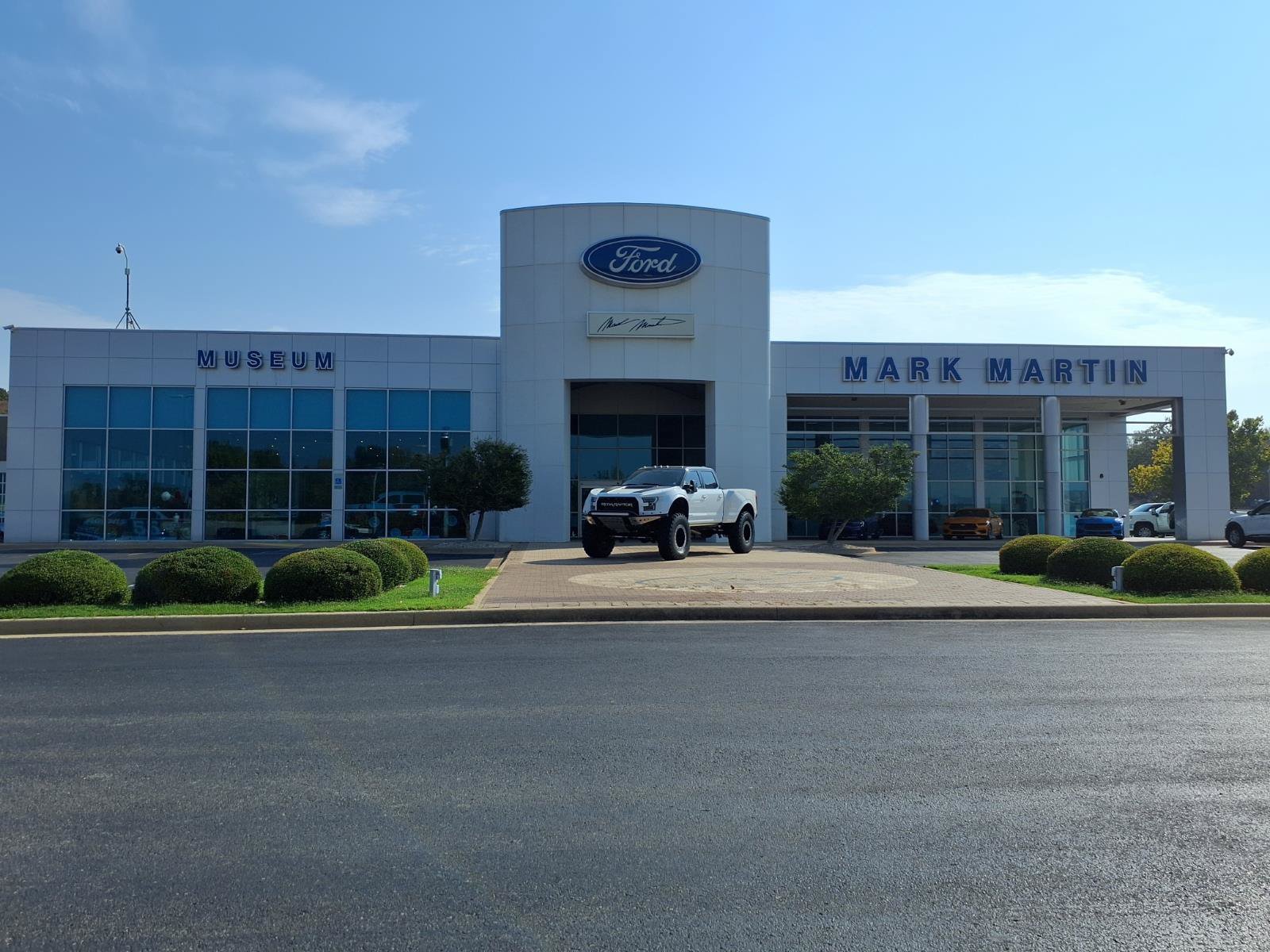 New 2026 Ford Maverick XLT w/ XLT Luxury Package FWD image 19