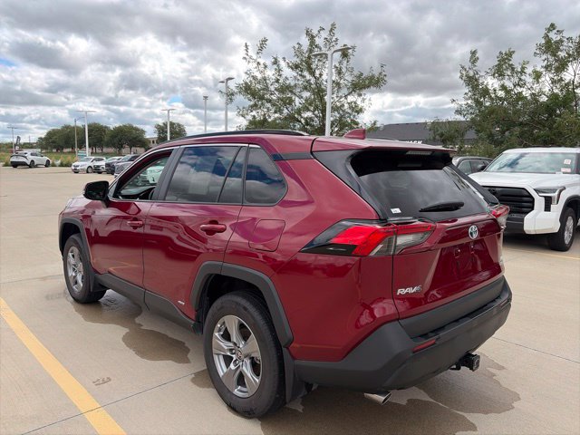 Used 2024 Toyota RAV4 LE AWD/4WD image 5