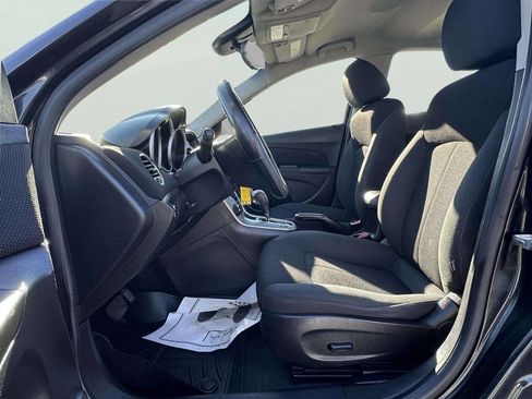 Used 2011 Chevrolet Cruze LT image 11