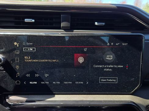 Used 2024 GMC Sierra 3500 AT4 w/ AT4 Preferred Package image 17