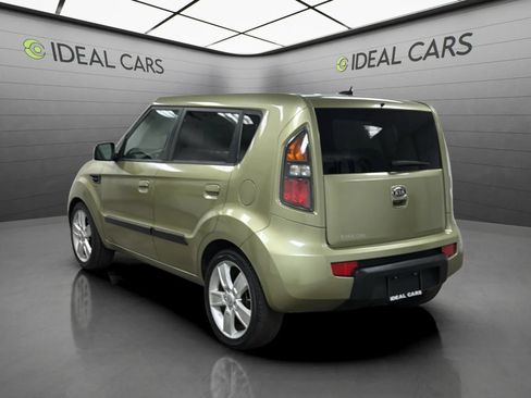 Used 2010 Kia Soul ! FWD image 7