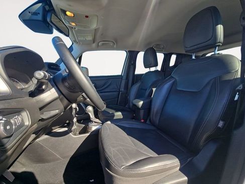 Used 2018 Jeep Renegade Limited w/ UConnect 8.4 Nav Group image 9