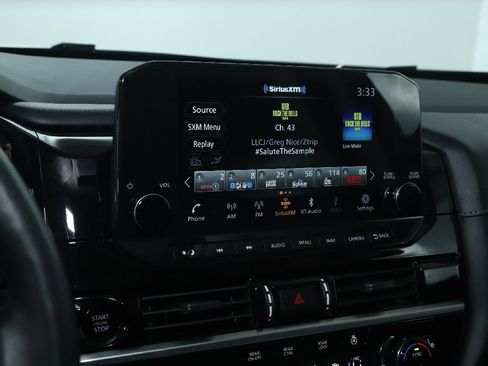 Certified 2025 Nissan Pathfinder SL image 26