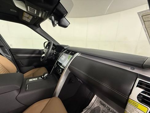 New 2026 Land Rover Discovery Limited Edition AWD/4WD image 32