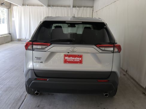 Used 2025 Toyota RAV4 LE AWD/4WD image 24