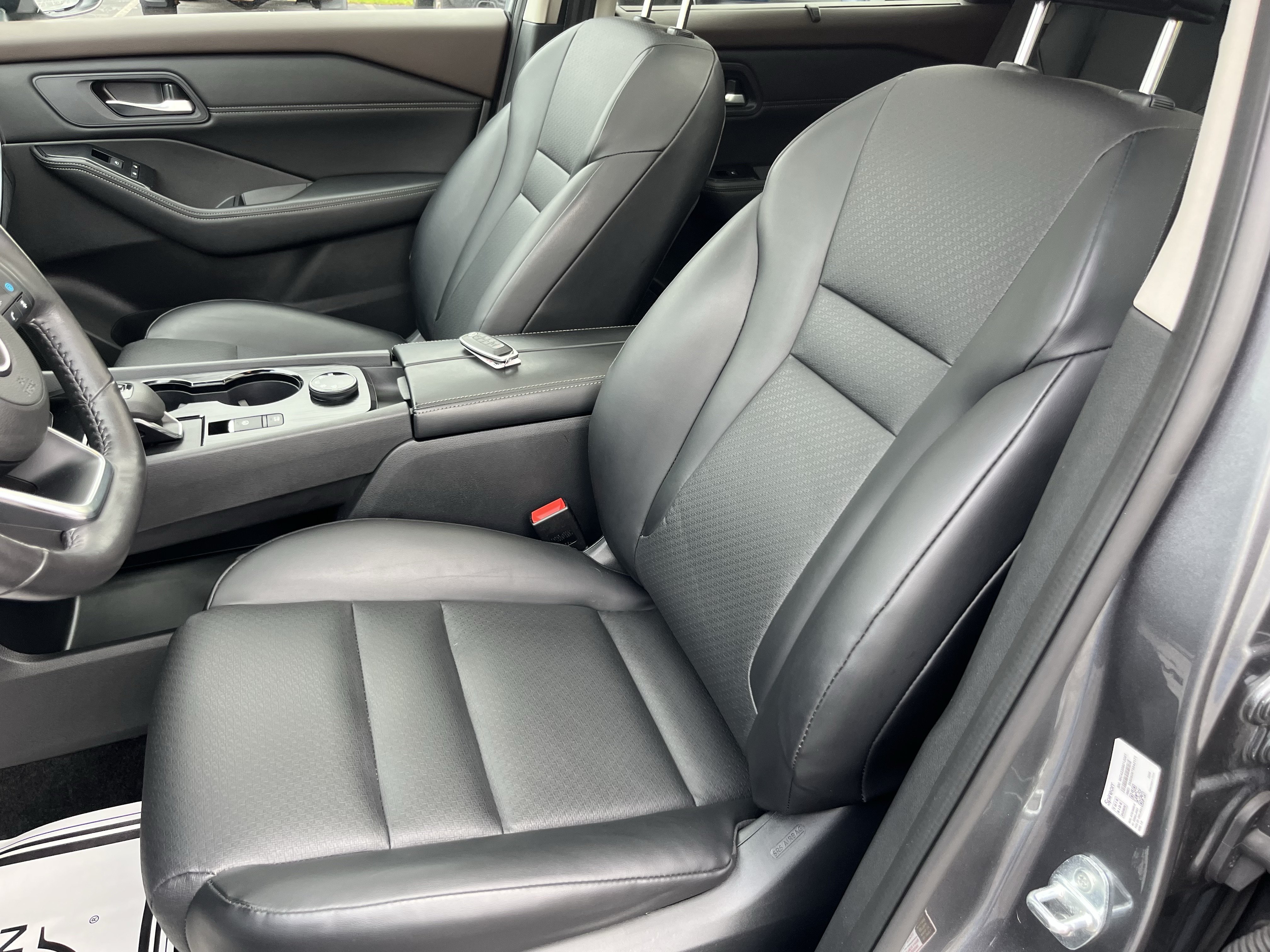 Used 2023 Nissan Rogue SV w/ SV Premium B Package AWD/4WD image 15