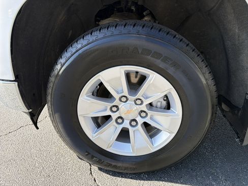 Used 2025 Chevrolet Silverado 1500 LT image 11