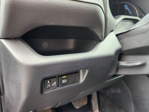 Certified 2025 Toyota RAV4 LE AWD/4WD image 12