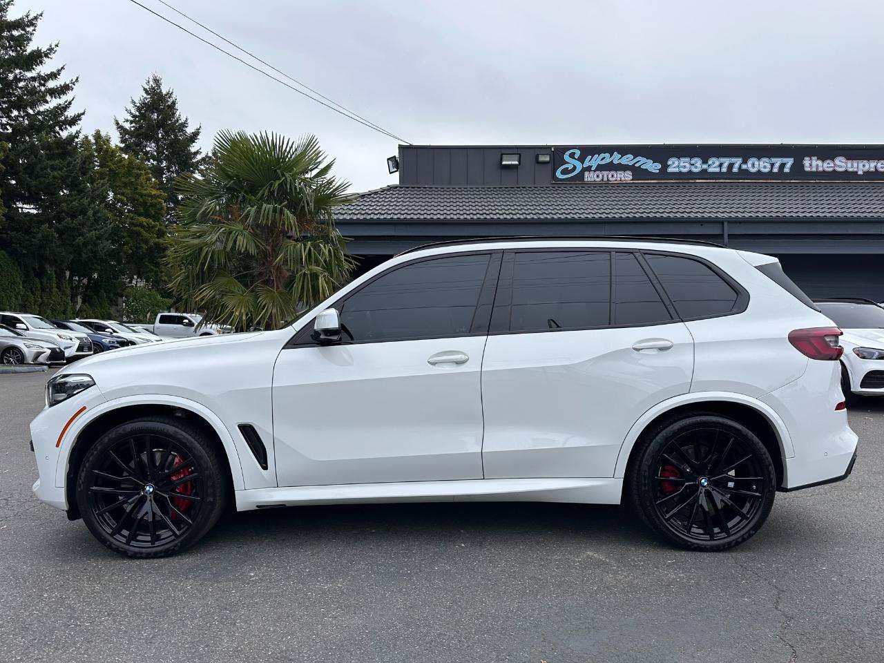 Used 2022 BMW X5 xDrive40i w/ M Sport Package AWD/4WD image 3