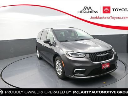 Used 2022 Chrysler Pacifica Touring-L