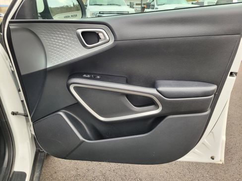 Used 2024 Kia Soul LX w/ Option Group 015 image 19
