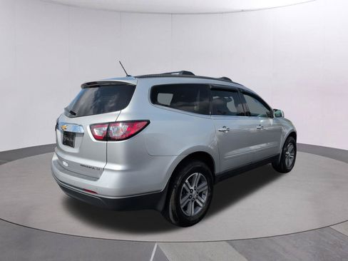Used 2015 Chevrolet Traverse LT w/ LPO, 'HIT The Road' Package FWD image 5