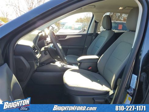 Used 2022 Ford Escape SE w/ Cold Weather Package image 9