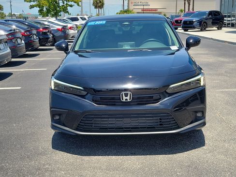 Used 2023 Honda Civic Touring image 3