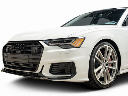 Used 2021 Audi S6 Prestige w/ Prestige Package image 11