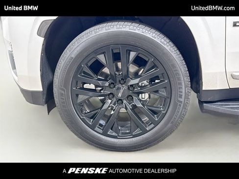 Used 2021 GMC Yukon Denali AWD/4WD image 2