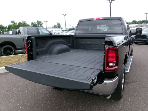 Certified 2025 RAM 2500 Big Horn AWD/4WD image 16