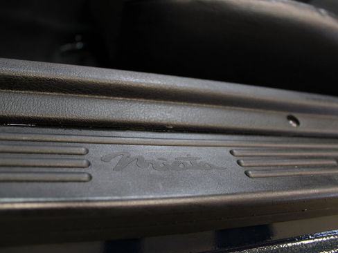 Used 1996 MAZDA MX-5 Miata image 32