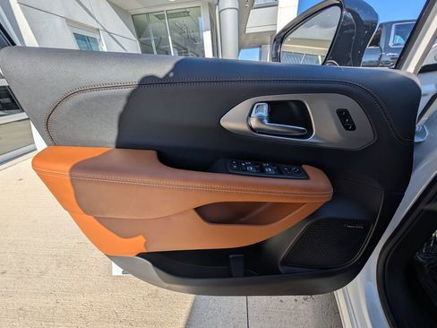 New 2026 Chrysler Pacifica Pinnacle w/ Trailer Tow Group image 45