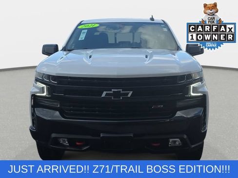 Used 2021 Chevrolet Silverado 1500 LT Trail Boss w/ Convenience Package II AWD/4WD image 2