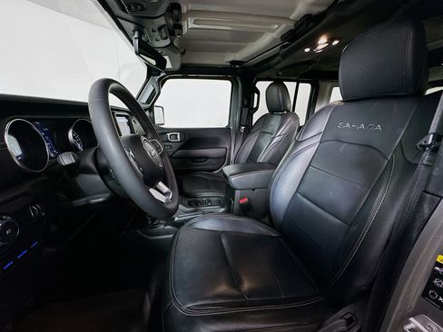 Used 2023 Jeep Wrangler Sahara image 13