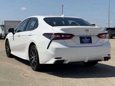 Used 2024 Toyota Camry SE FWD image 7