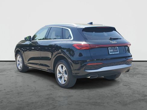 Used 2025 Audi Q5 Premium w/ Convenience Package AWD/4WD image 3