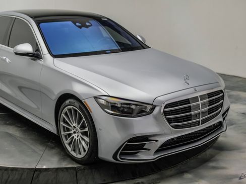 Used 2022 Mercedes-Benz S 580 4MATIC Sedan w/ AMG Line Package image 33
