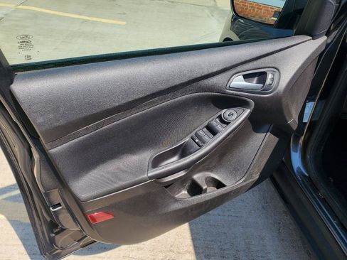 Used 2016 Ford Focus SE FWD image 15
