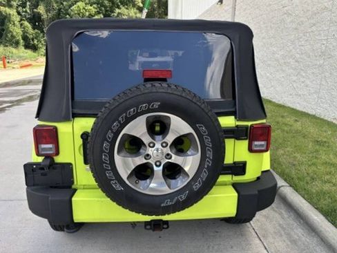 Used 2016 Jeep Wrangler Unlimited Sahara w/ Max Tow Package AWD/4WD image 18