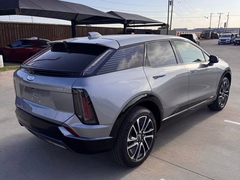 Used 2025 Cadillac Optiq Sport 1 image 8