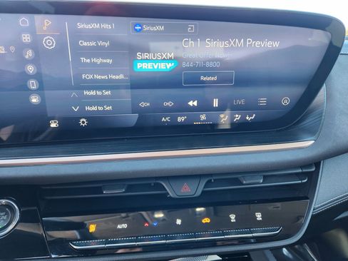 Certified 2025 Buick Envision Sport Touring image 30