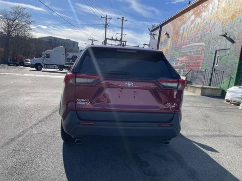 Certified 2022 Toyota RAV4 XLE w/ Convenience Package AWD/4WD image 4