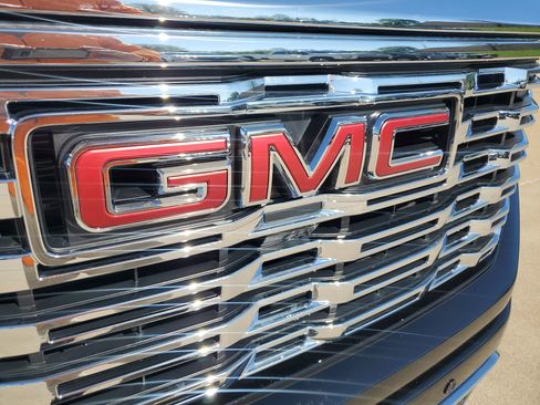 Certified 2024 GMC Sierra 1500 Denali w/ Denali Reserve Package AWD/4WD image 38