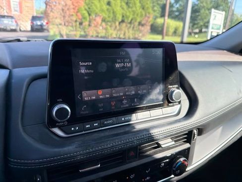 Used 2021 Nissan Rogue S AWD/4WD image 23