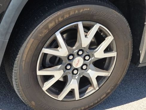 Used 2020 GMC Acadia SLE FWD image 10