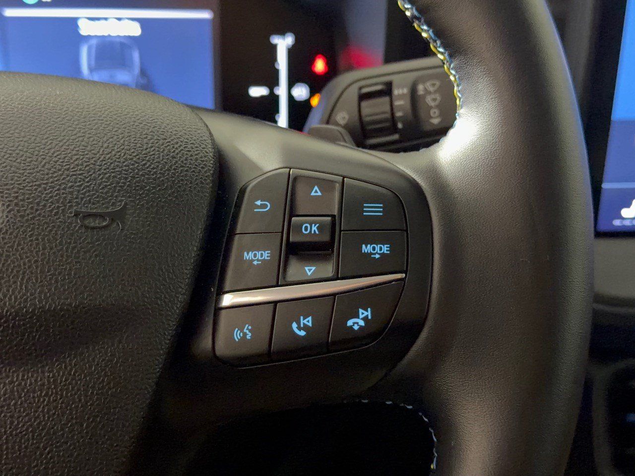 Used 2025 Ford Maverick Lobo AWD/4WD image 19
