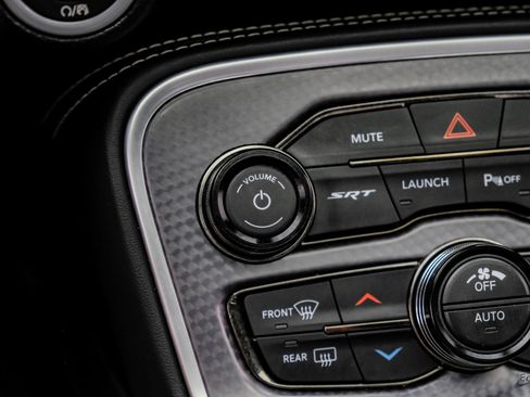 Used 2018 Dodge Challenger SRT Hellcat RWD image 76