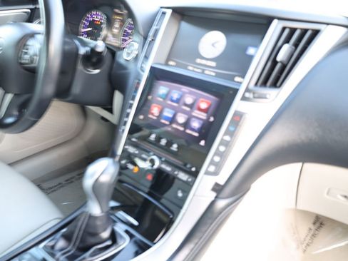 Used 2014 INFINITI Q50 Premium w/ Leather Seating Package image 18