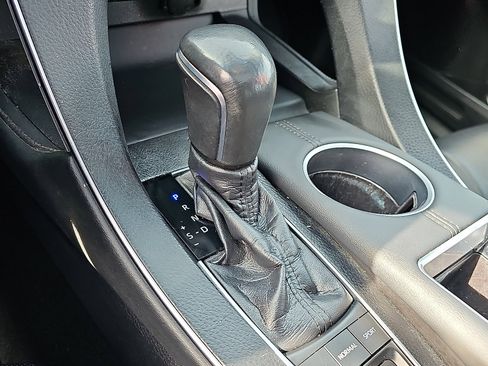 Used 2019 Toyota Avalon XSE w/ All Weather Liner Package image 16