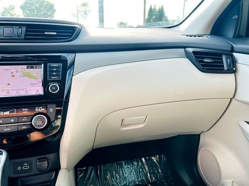 Used 2020 Nissan Rogue Sport SL image 38