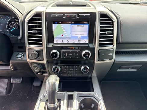Used 2019 Ford F150 Platinum w/ Equipment Group 701A Luxury AWD/4WD image 24