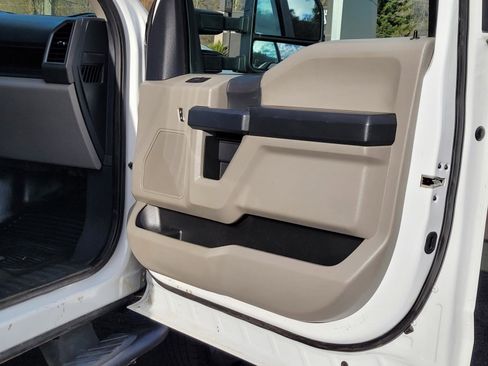 Used 2022 Ford F350 XL w/ Power Equipment Group image 21