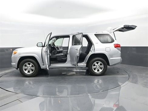 Used 2010 Toyota 4Runner SR5 image 29